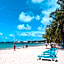 Hotel Cocoplum Beach