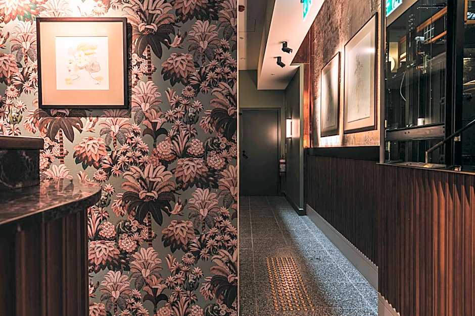 The Sarah by Urban Rest