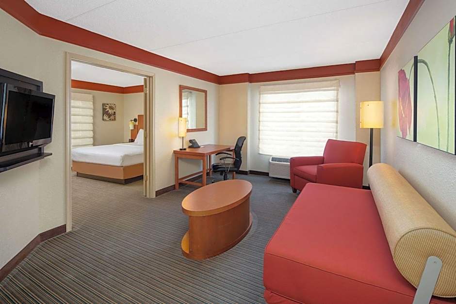 La Quinta Inn & Suites by Wyndham Atlanta Ballpark/Galleria