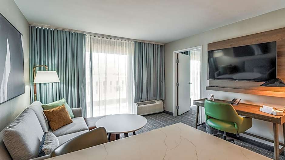 Staybridge Suites Dallas Market Ctr Love Field by IHG