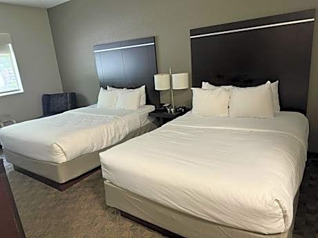 Queen Room with Two Queen Beds - Non-Smoking