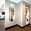 Coast Victoria Hotel & Marina by APA