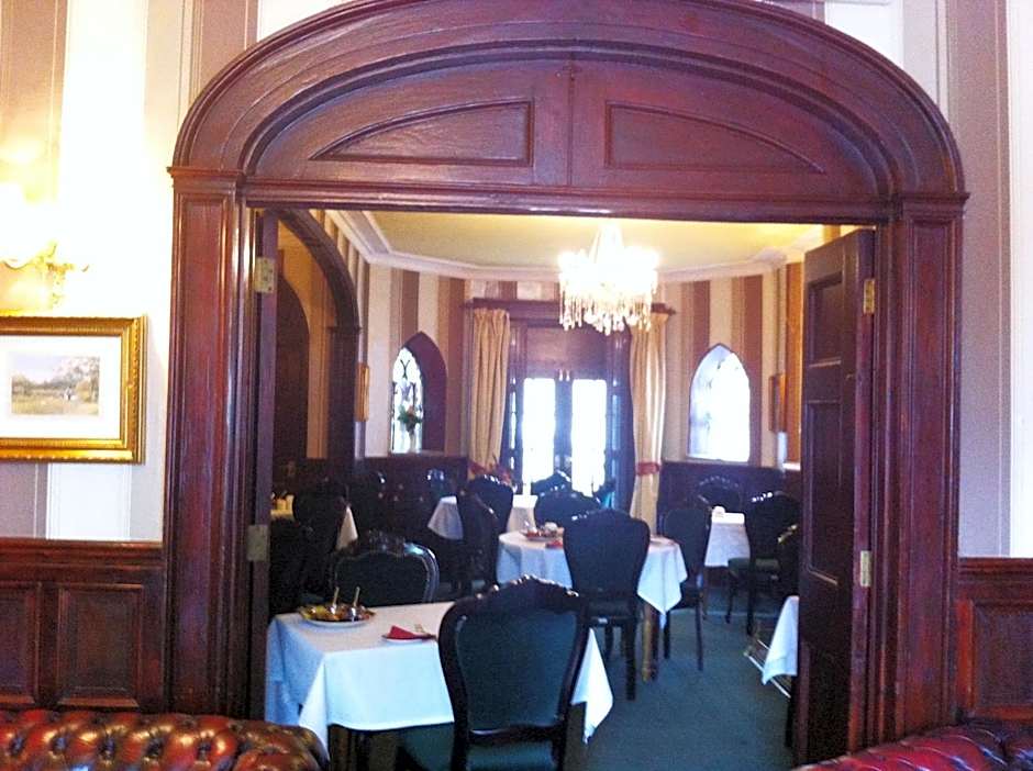 Georgian House Hotel