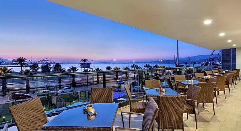 Hilton Garden Inn Izmir Bayrakli