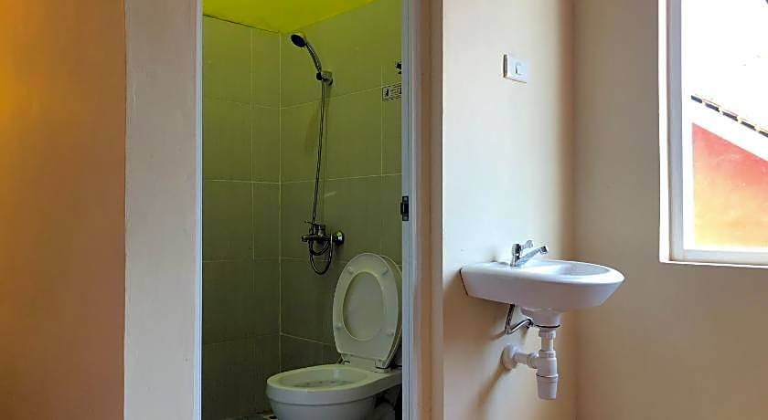 RedDoorz Syariah @ Jalan Pangeran Antasari 4 Lampung