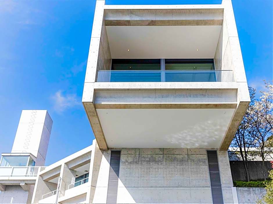 TOTO Seawind Awaji