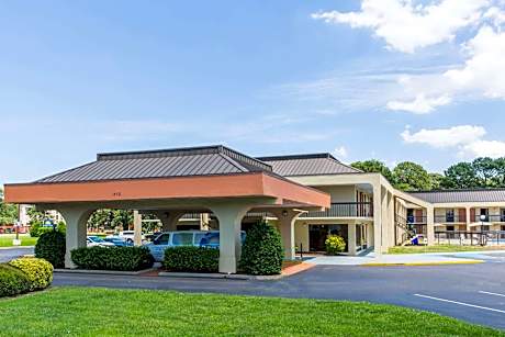 Days Inn by Wyndham Norfolk Airport