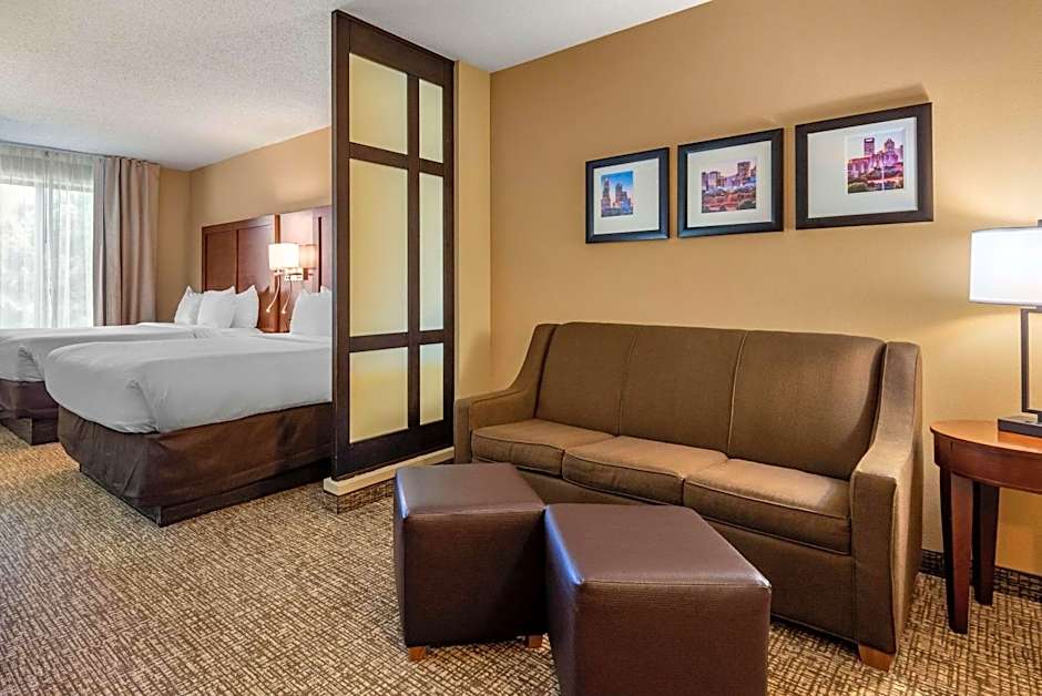 Comfort Suites Huntersville near Lake Norman