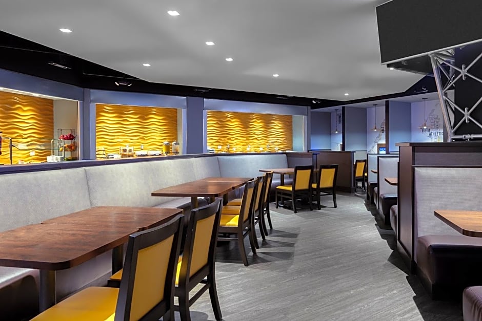Holiday Inn La Mirada near Anaheim, an IHG Hotel