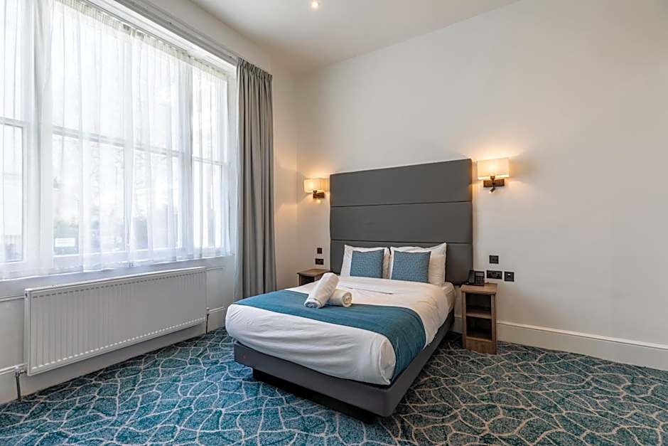 The J Hyde Park Hotel