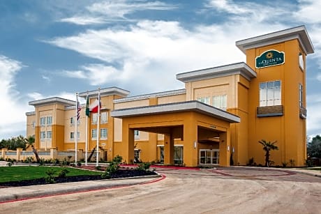 La Quinta Inn & Suites by Wyndham Cotulla