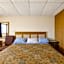 First Inn By OYO Quinter Hwy 70