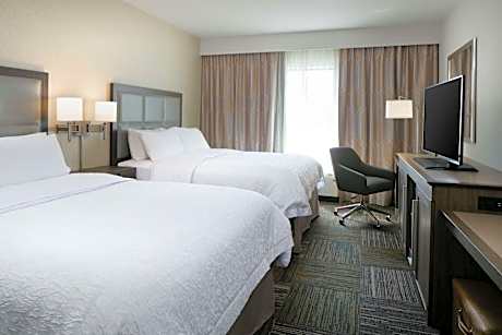 Queen Room with Two Queen Beds (4 Adults)