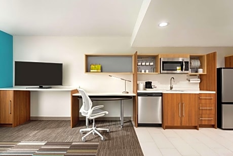One-Bedroom Queen Suite - Non-Smoking