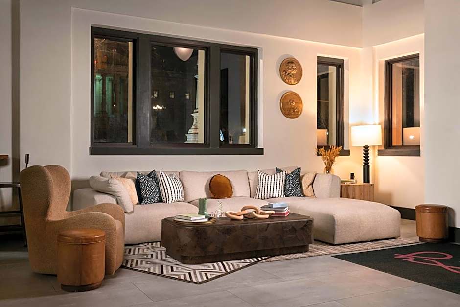 Moxy Columbia Downtown