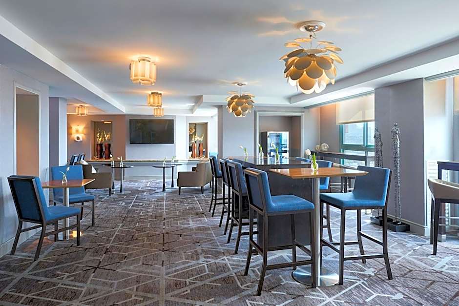 Renaissance Los Angeles Airport Hotel