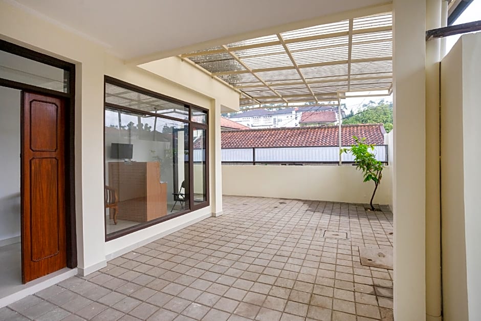 OYO 3209 Hegarbudhi Residence