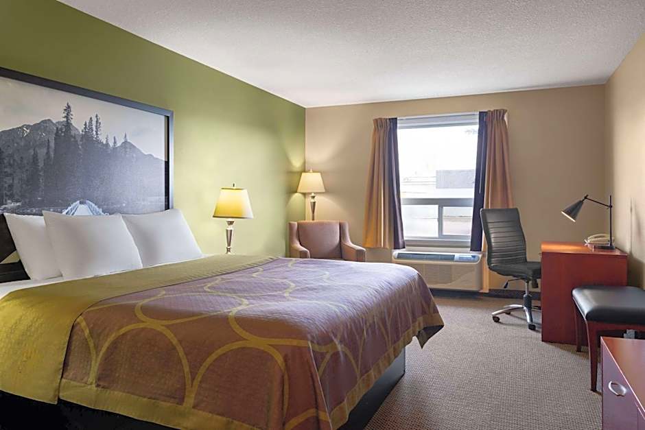 Super 8 by Wyndham Sherwood Park/Edmonton Area