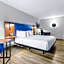 La Quinta Inn & Suites by Wyndham Huntsville Research Park