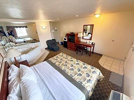 1 King Bed, Suite, Jetted Tub, Non-Smoking