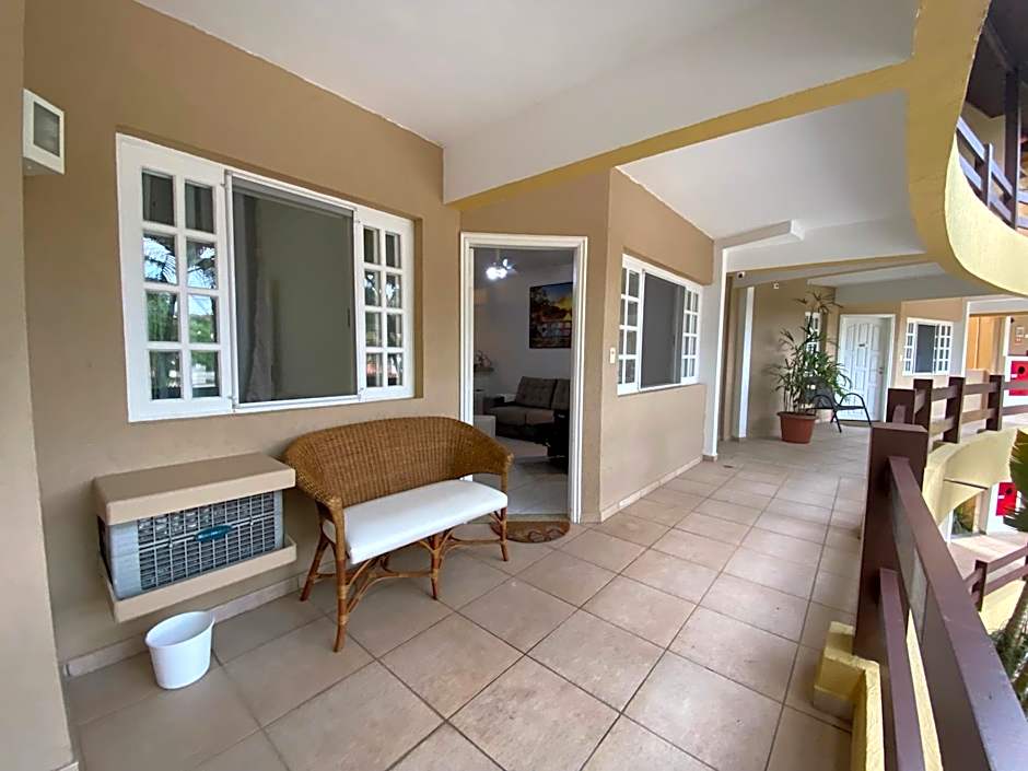 Flat Estudio 220 amarílis 3 Piscinas climatizadas, carregar veiculo eletrico, Bertioga, Riviera de São Lourenço Apartamento estúdio, cozinha equipada completa, serviço de hotelaria, limpeza e trocas diária de toalhas, WI-FI 500 MB