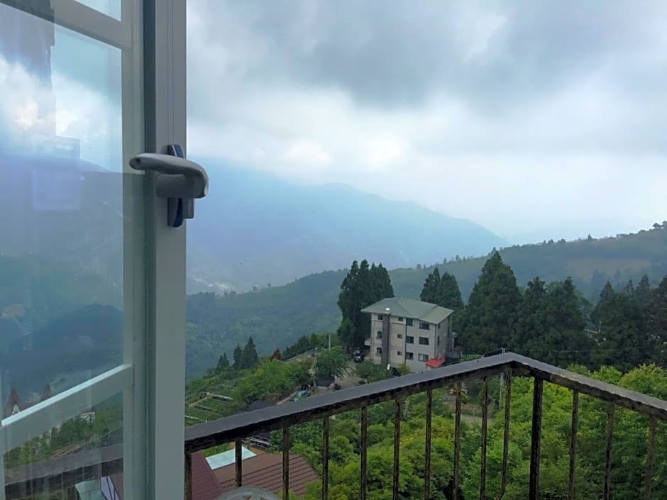 Maple Leaf Holiday Villa