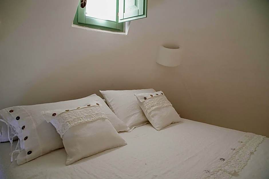 Trullo Essenza-Trulli Antì Charme & Relax