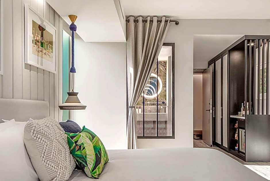 The Ray Hotel Delray Beach, Curio Collection by Hilton