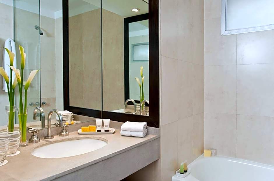 Rochester Hotel Classic