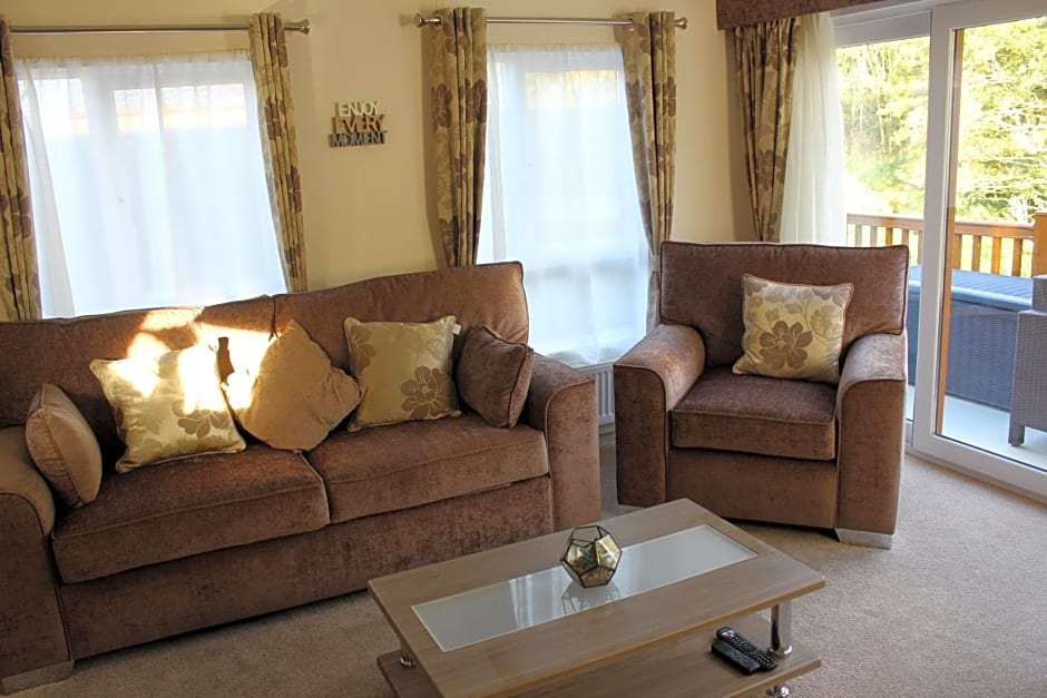 Moonlight Ridge -2 bedroom lodge with hot tub