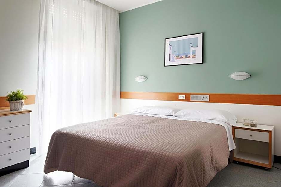 Hotel Junior by OasiGroup Hotels