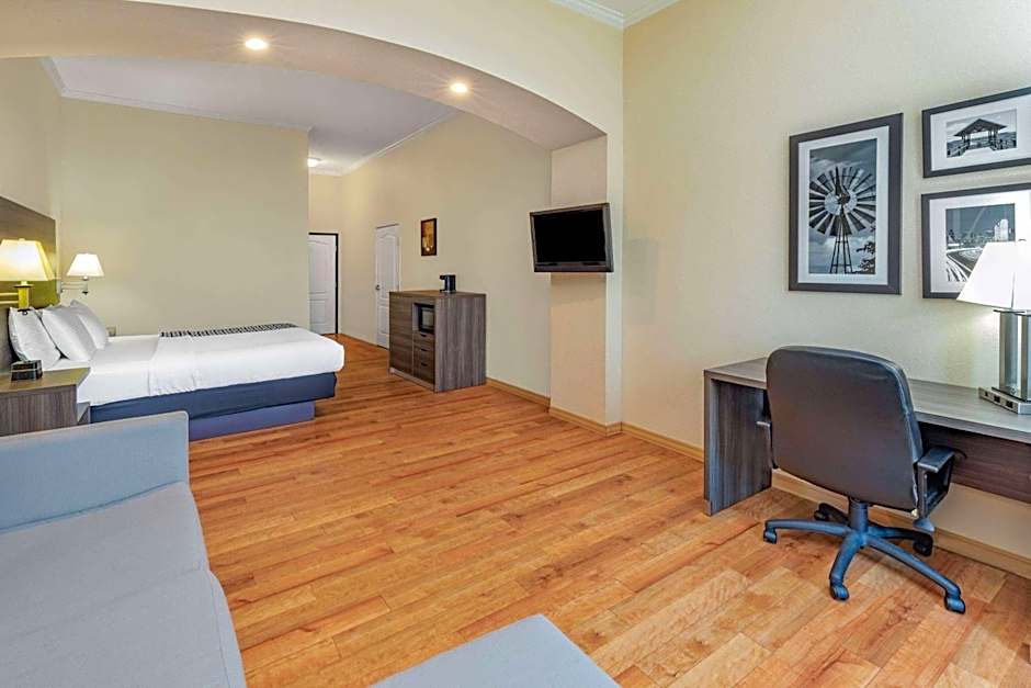 La Quinta Inn & Suites by Wyndham Garland Harbor Point