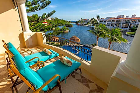 Apartment with Lake View