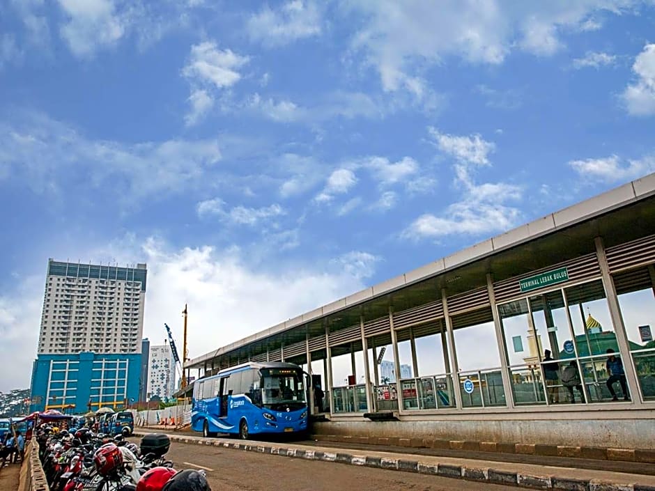 Grand Whiz Poins Simatupang Jakarta