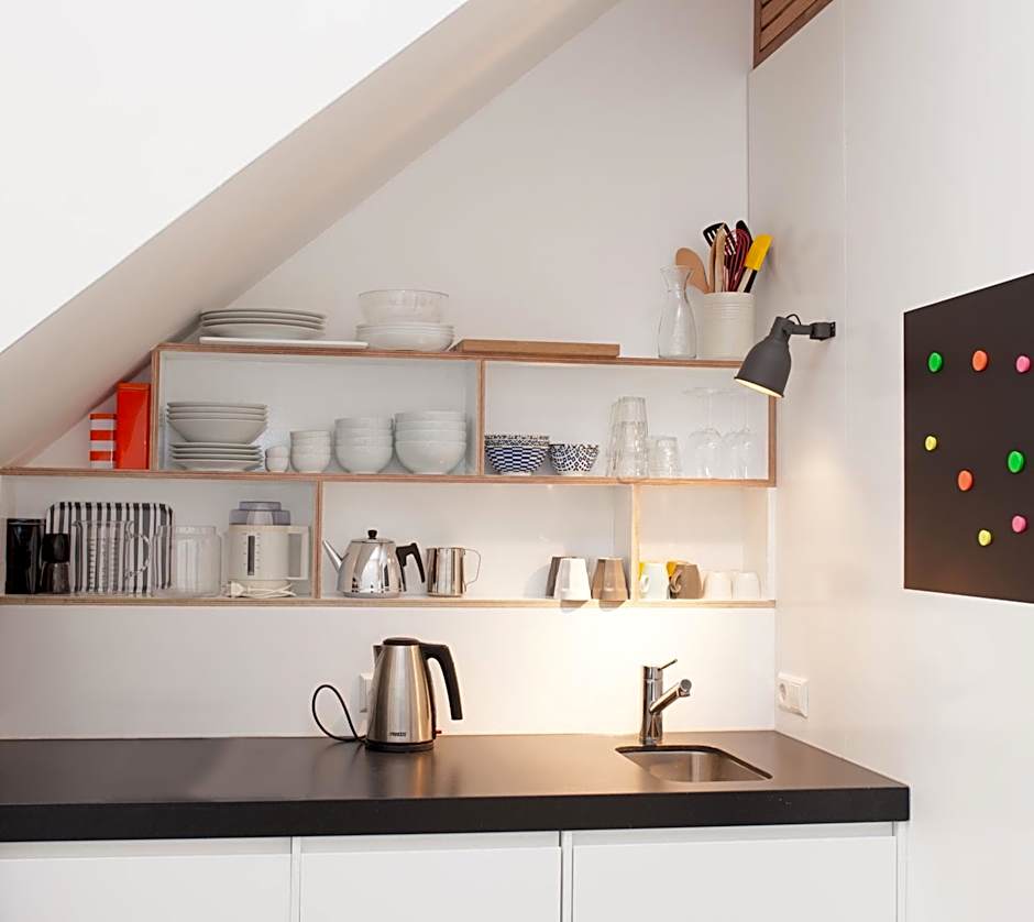 hip & stylish apartment in center, near trainstation, 15 min walk