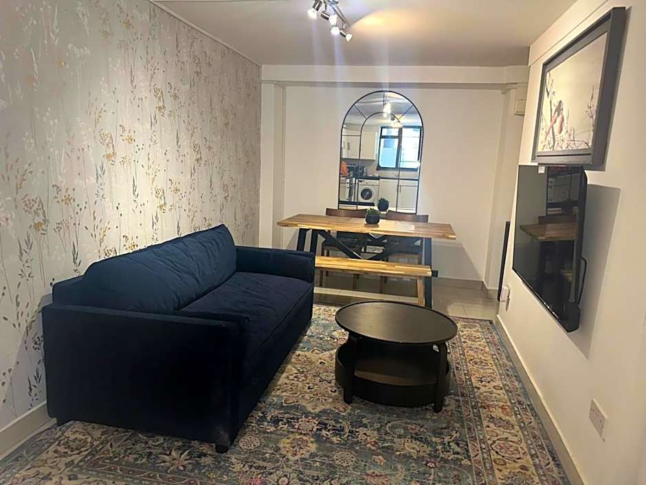 stylish Garden-level flat in Chiswick