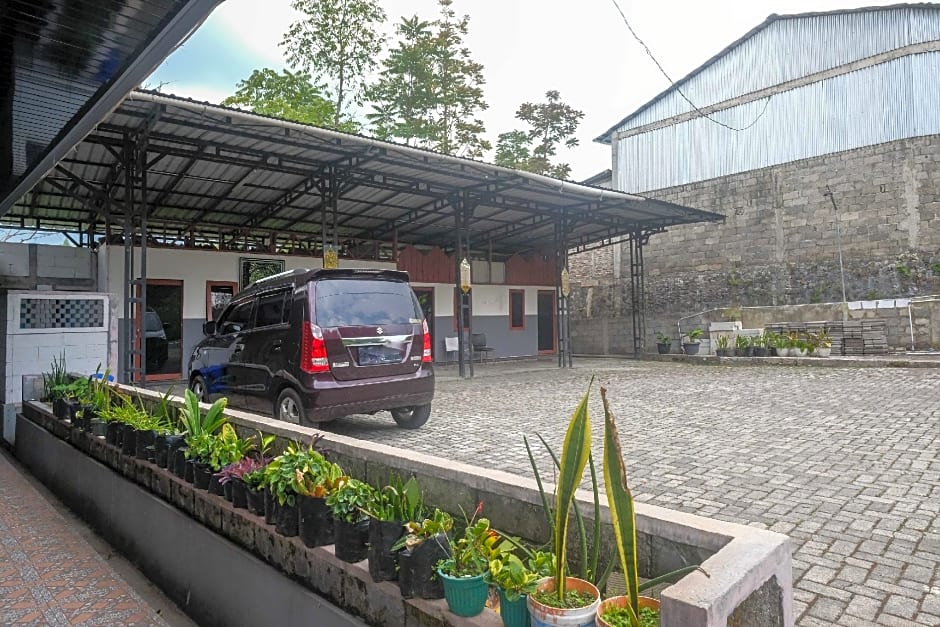 RedDoorz Syariah @ Jalan Dieng Wonosobo 2