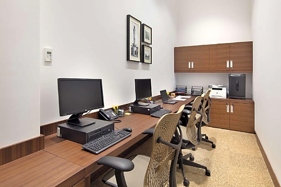 Hilton Garden Inn Izmir Bayrakli