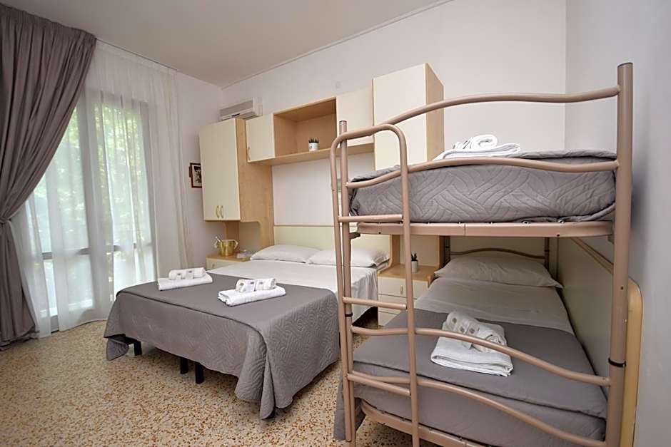 Lively Hotel