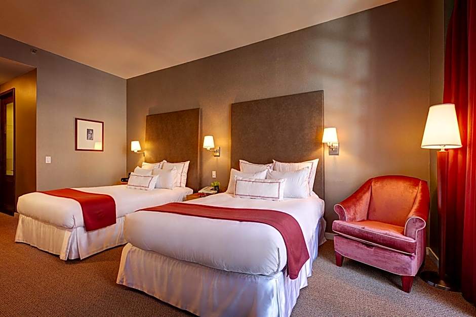 Hotel Giraffe