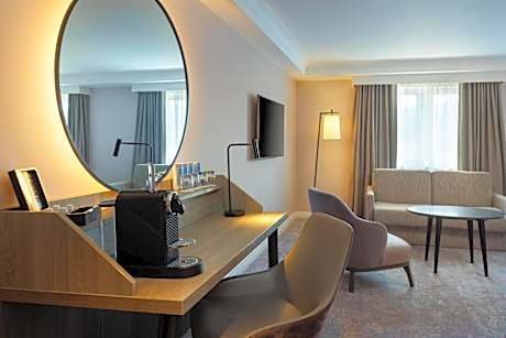 King Superior Room With Sofa Bed
