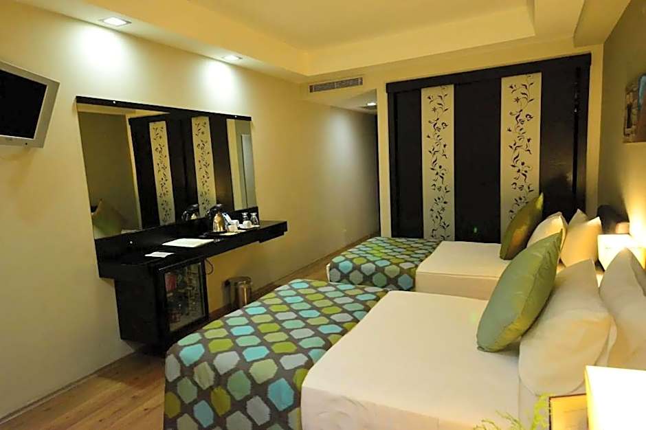 May Park Hotel