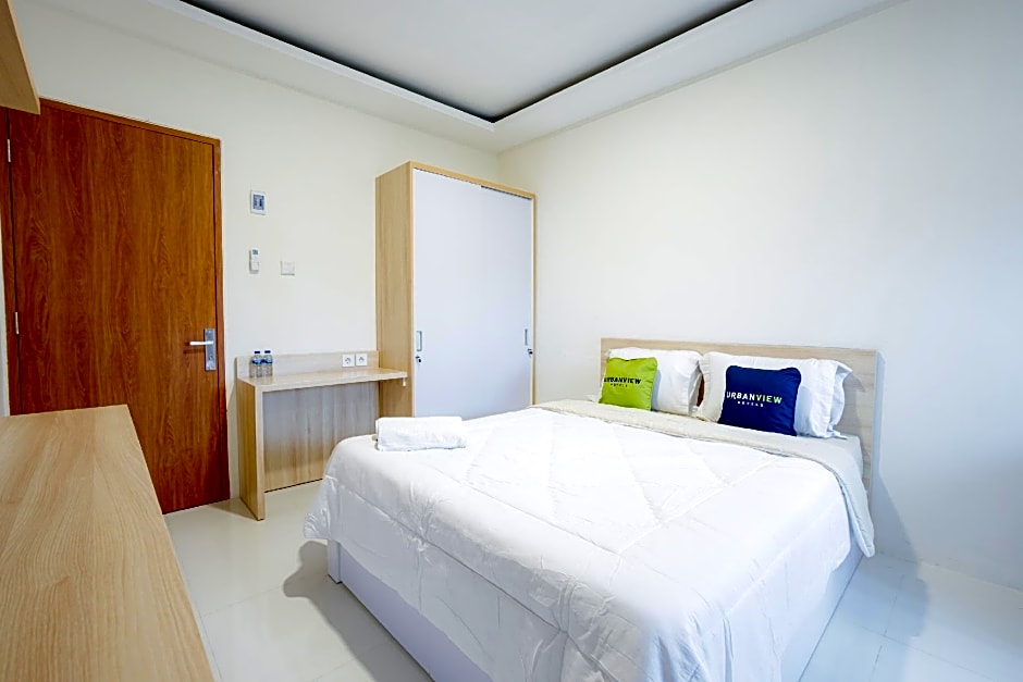 Urbanview Hotel Syariah The Ragunan Residence Cilandak