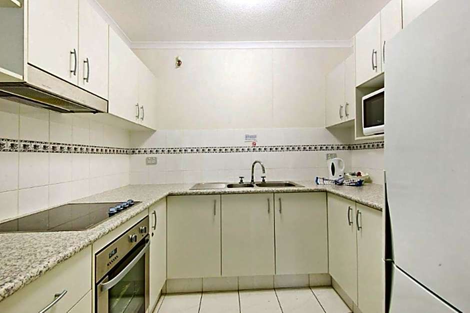 Surfers International Apartments