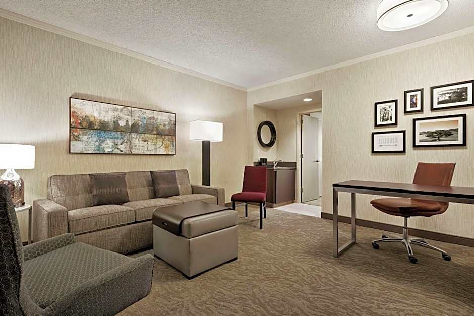 Embassy Suites by Hilton Chicago North Shore Deerfield