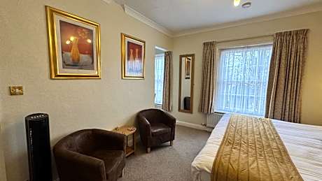 Double or Twin Room with Private Bathroom