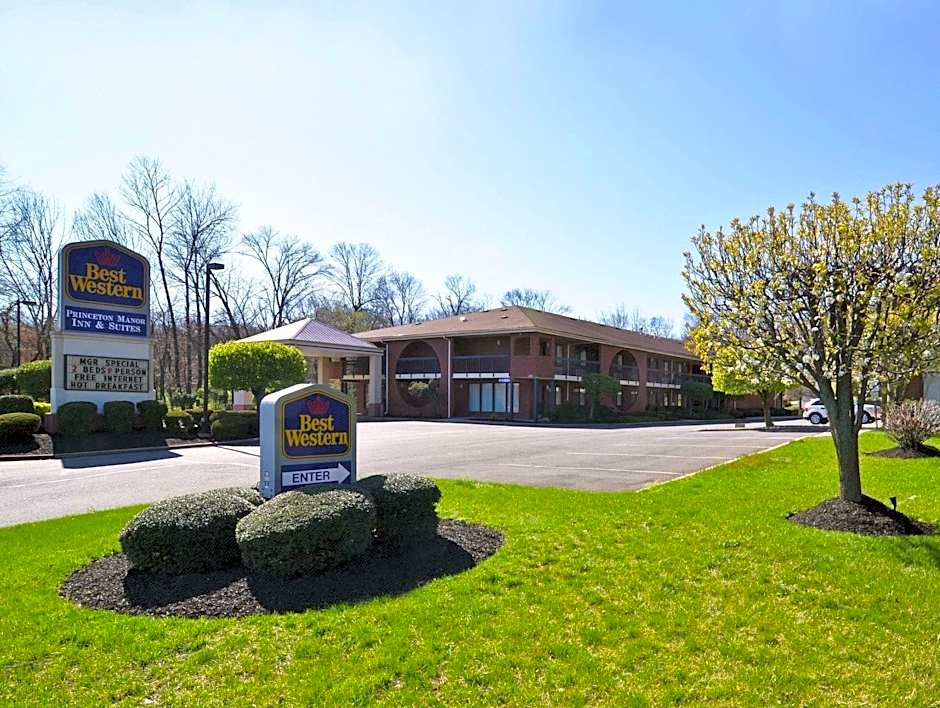 MHO Inn & Suites