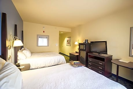 2 Queen Beds Nonsmoking