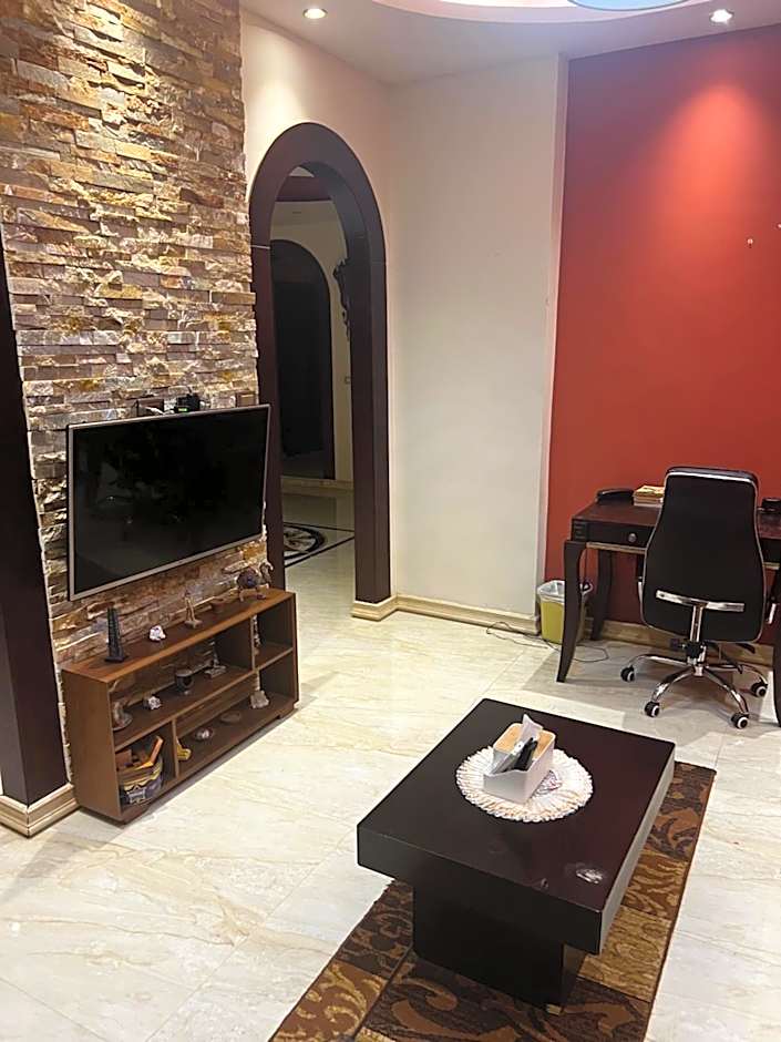 Super luxury flat near airport شقة سكنية قمة الفخامة والاتساع بقرب المولات التجارية و المطار