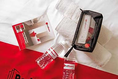 RedDoorz Near Baclay Drive Super Metro